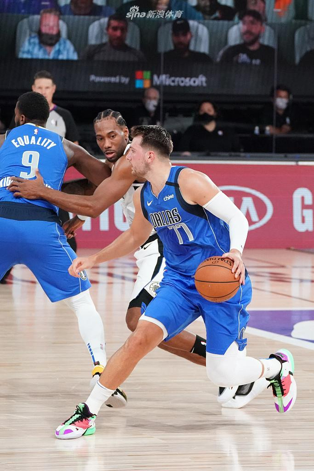 都是球迷们 都是球迷们